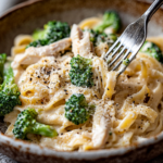 inesboulila A comforting bowl of Crockpot Chicken Broccoli Alfr 5aa1acaa 9558 49dc bb13 2664a9908311